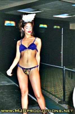 Model_Thong_3.jpg